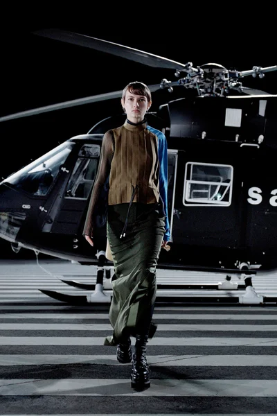Look 28